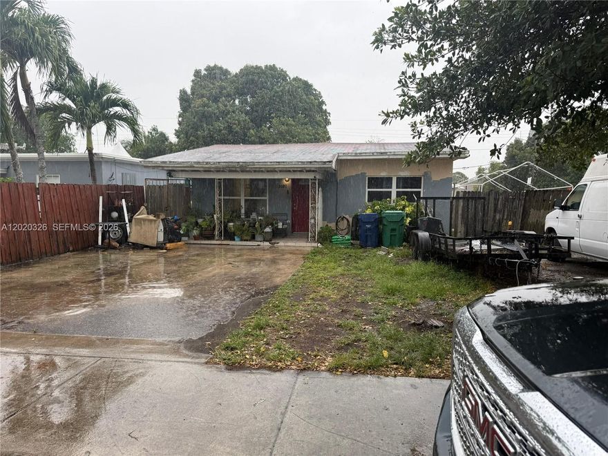 Great investment opportunity in Miami! Spacious property with strong upside potential. Ideal for investors, end-users, or rental portfolio expansion. This property has liens and violations. Please contact me for more information.