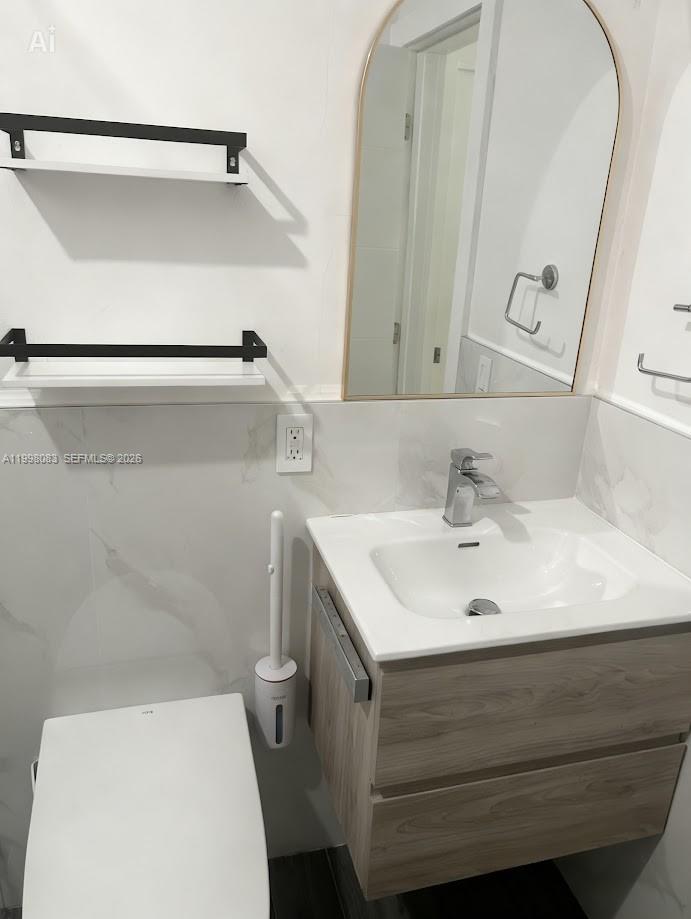 CARL BYOIR - Residential Lease