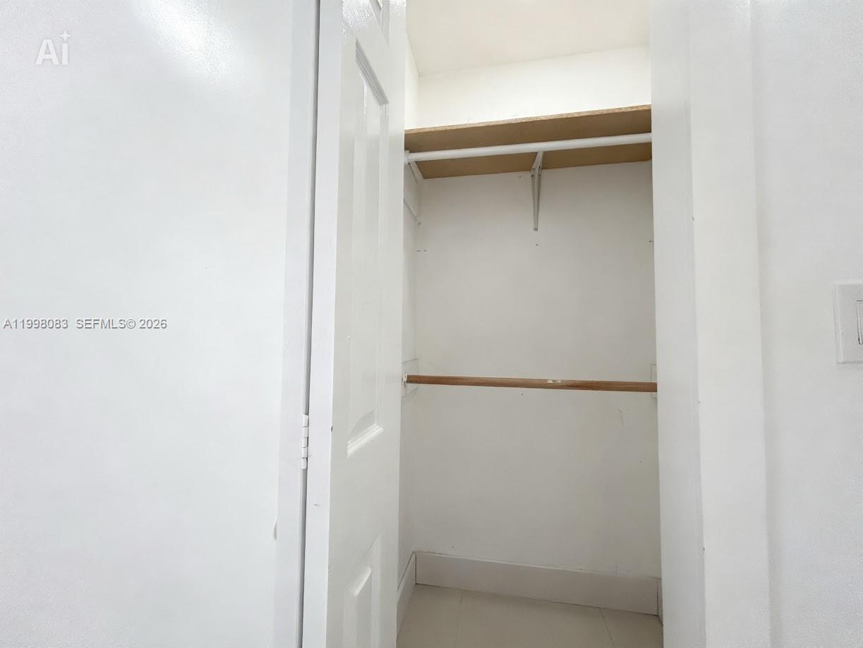 CARL BYOIR - Residential Lease