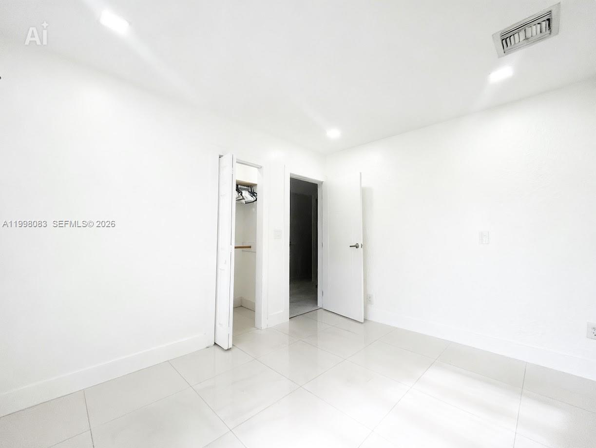 CARL BYOIR - Residential Lease