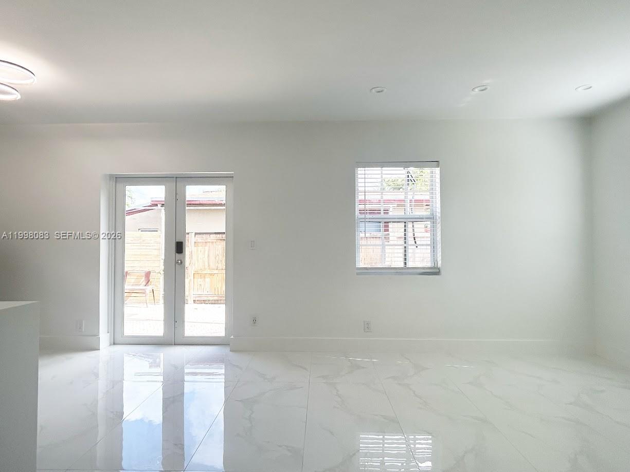 CARL BYOIR - Residential Lease