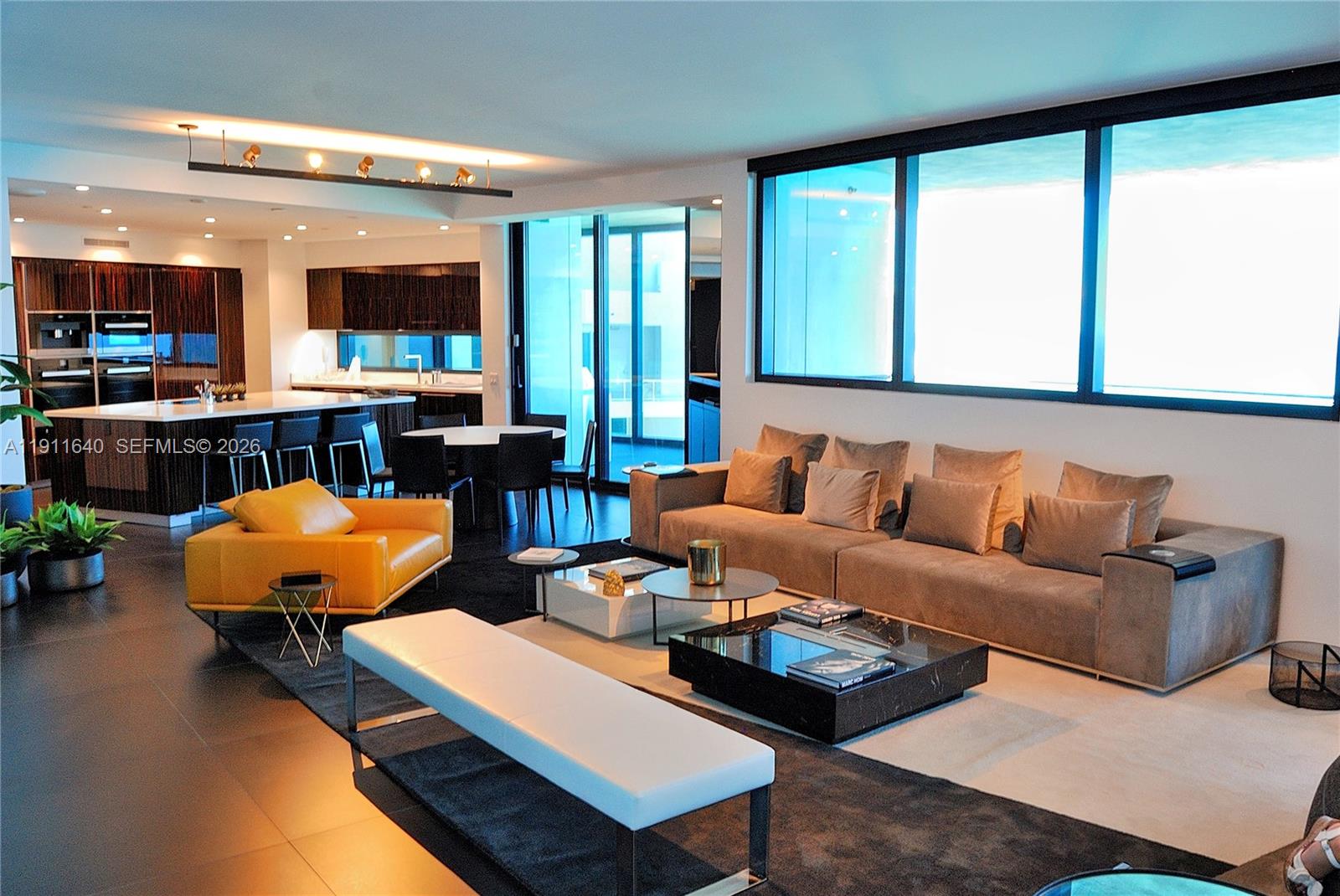 18555 COLLINS AVENUE COND - Residential