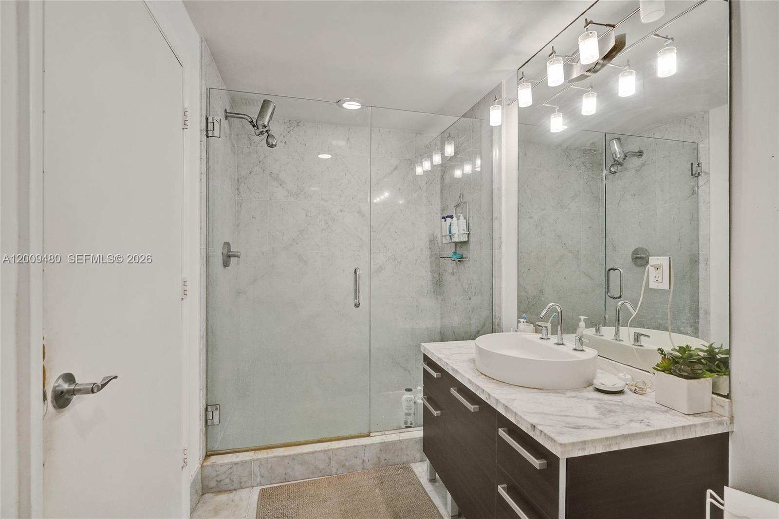 VIZCAYNE SOUTH CONDO - Residential