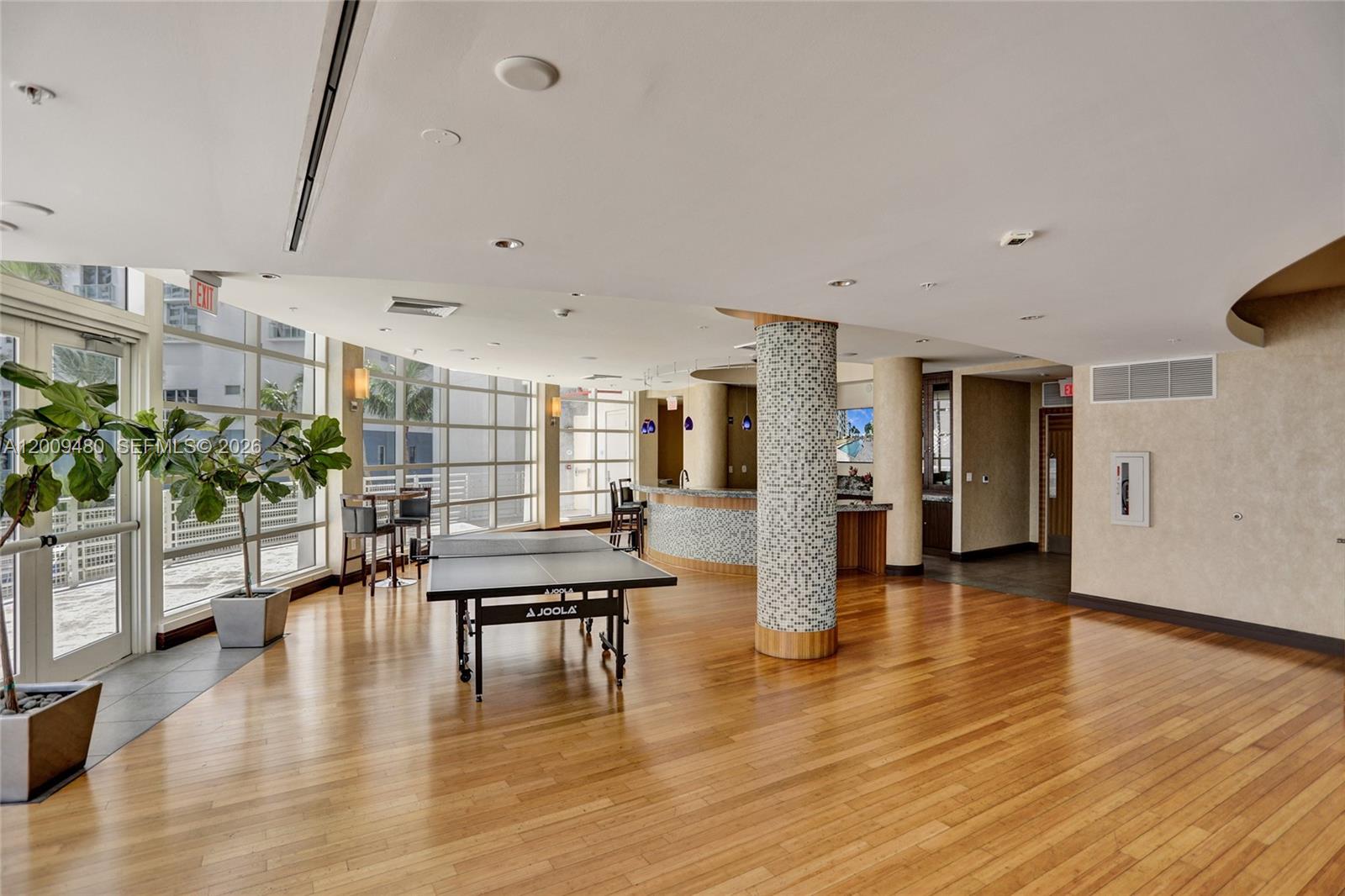 VIZCAYNE SOUTH CONDO - Residential