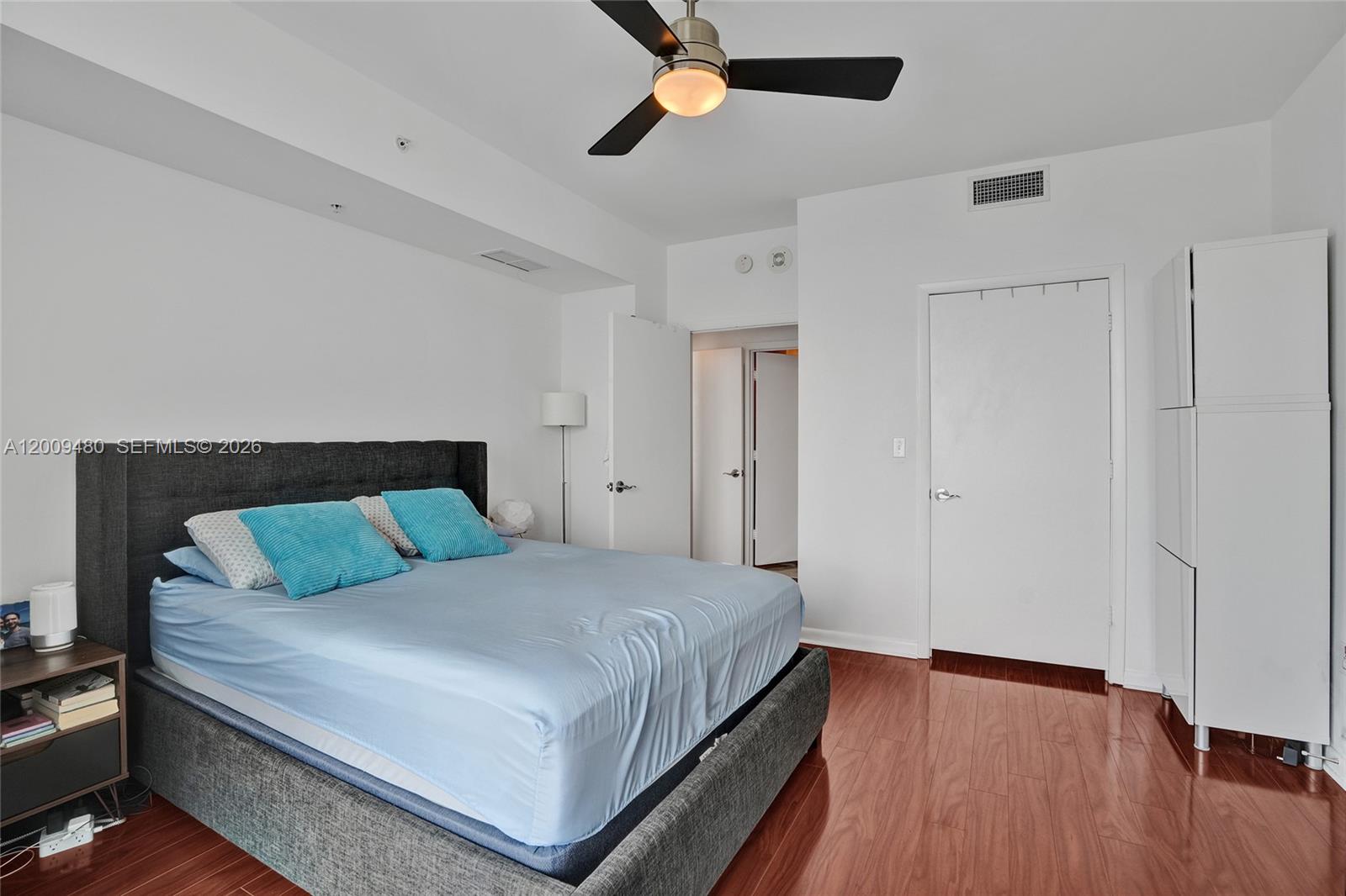 VIZCAYNE SOUTH CONDO - Residential