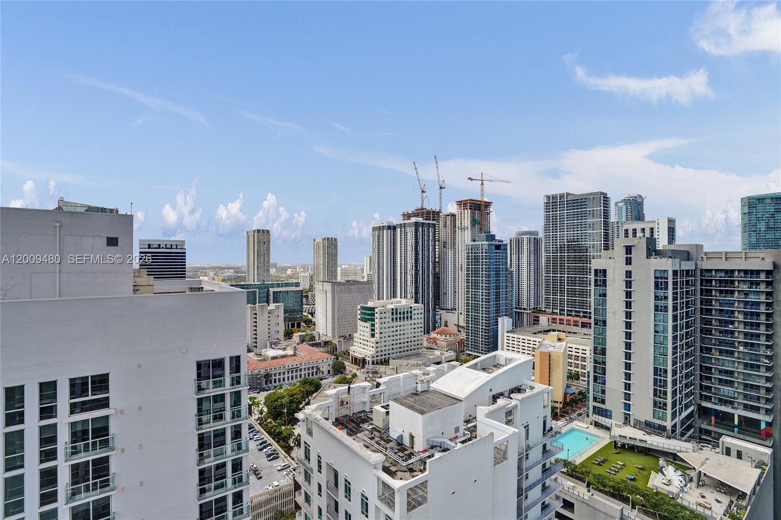 VIZCAYNE SOUTH CONDO - Residential