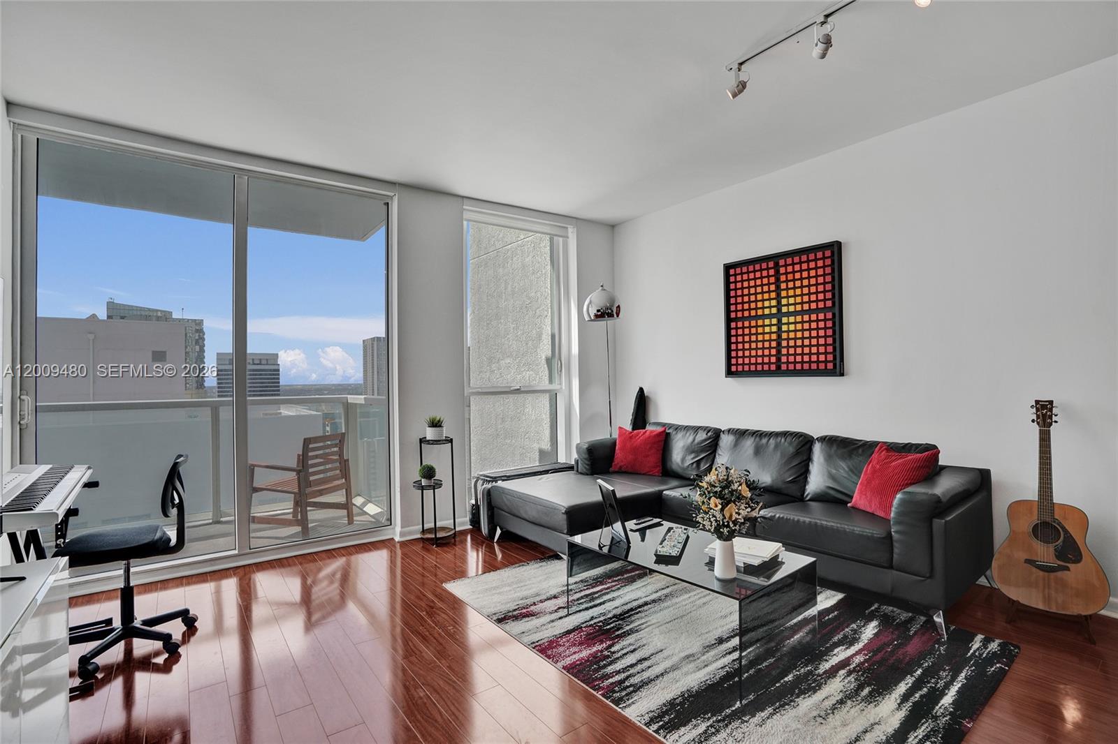 VIZCAYNE SOUTH CONDO - Residential