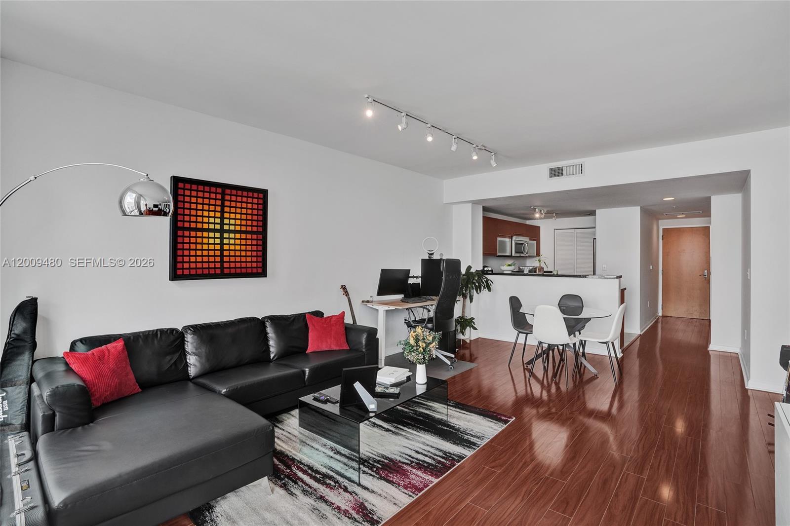 VIZCAYNE SOUTH CONDO - Residential