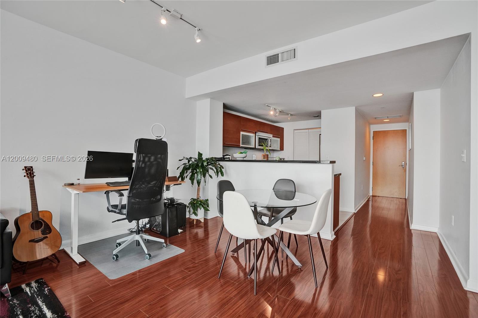 VIZCAYNE SOUTH CONDO - Residential