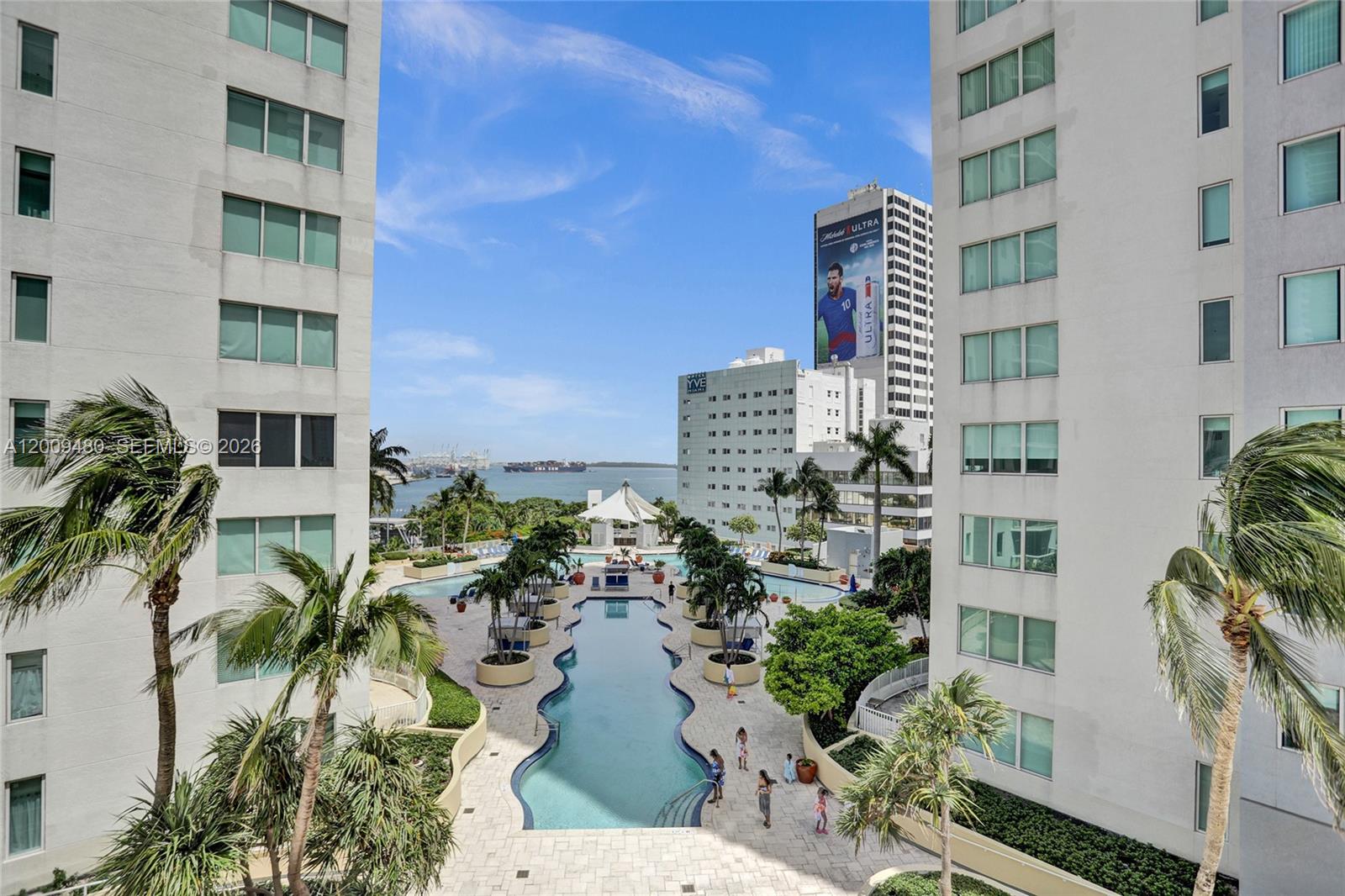 VIZCAYNE SOUTH CONDO - Residential