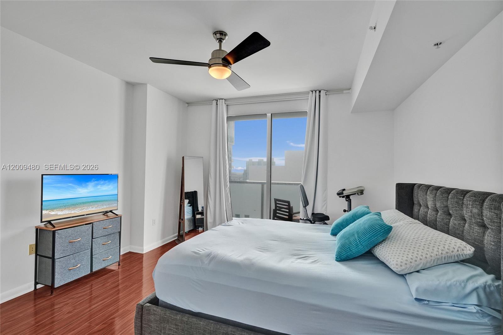 VIZCAYNE SOUTH CONDO - Residential