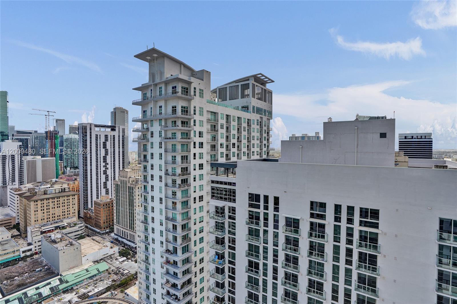VIZCAYNE SOUTH CONDO - Residential