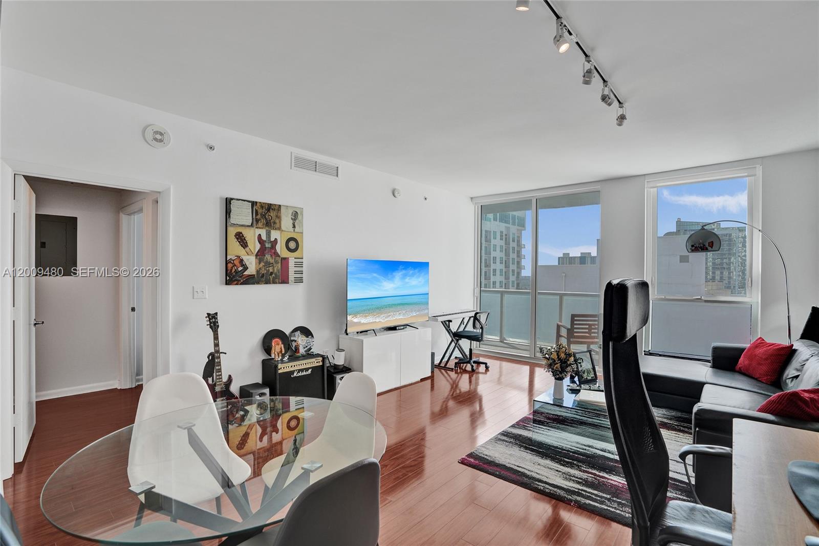 VIZCAYNE SOUTH CONDO - Residential
