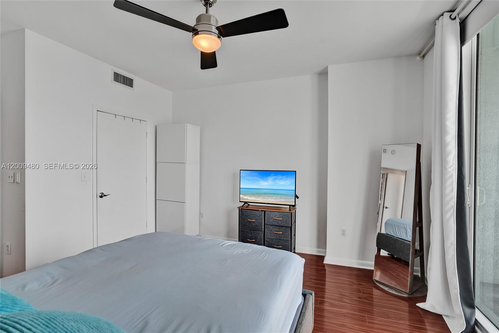 VIZCAYNE SOUTH CONDO - Residential