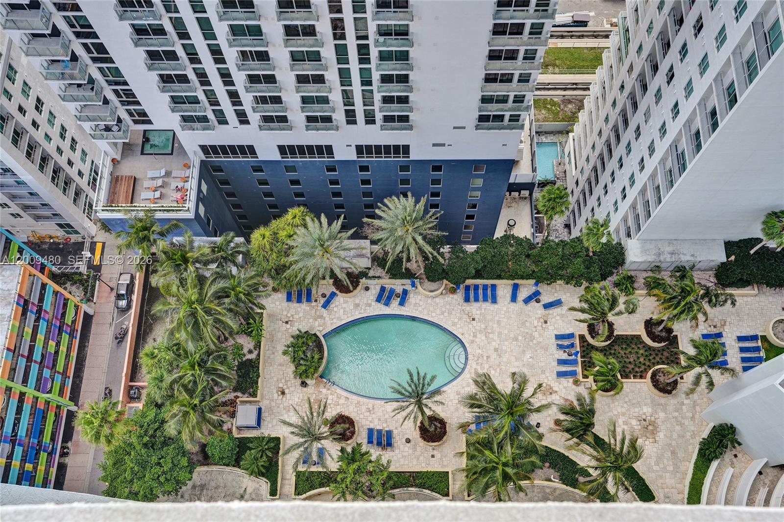 VIZCAYNE SOUTH CONDO - Residential