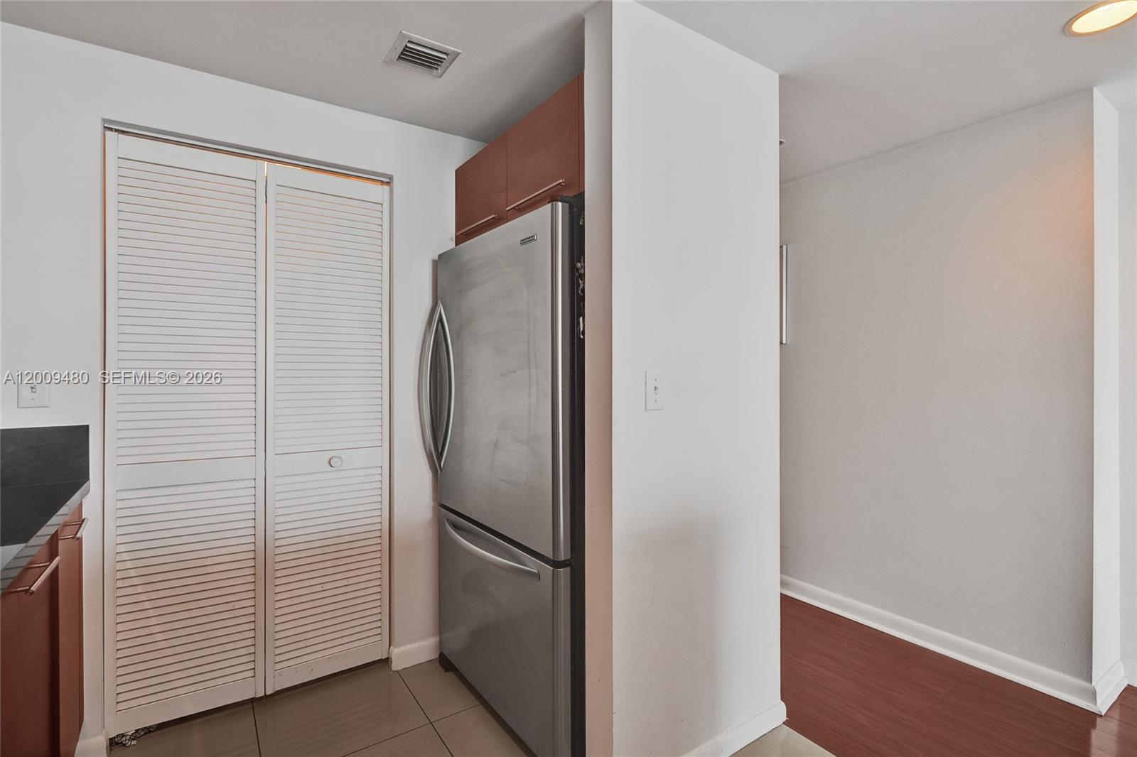 VIZCAYNE SOUTH CONDO - Residential