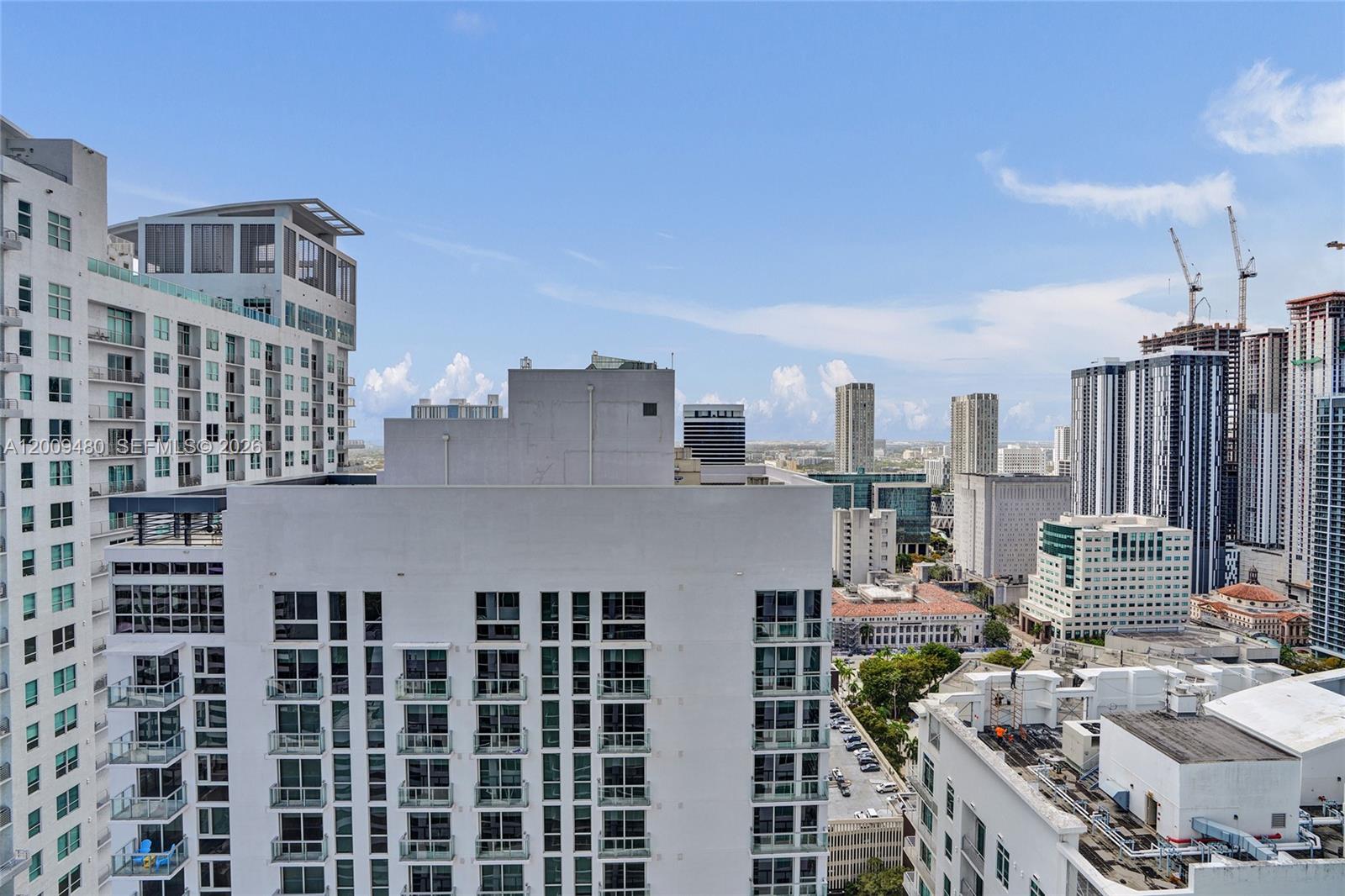 VIZCAYNE SOUTH CONDO - Residential