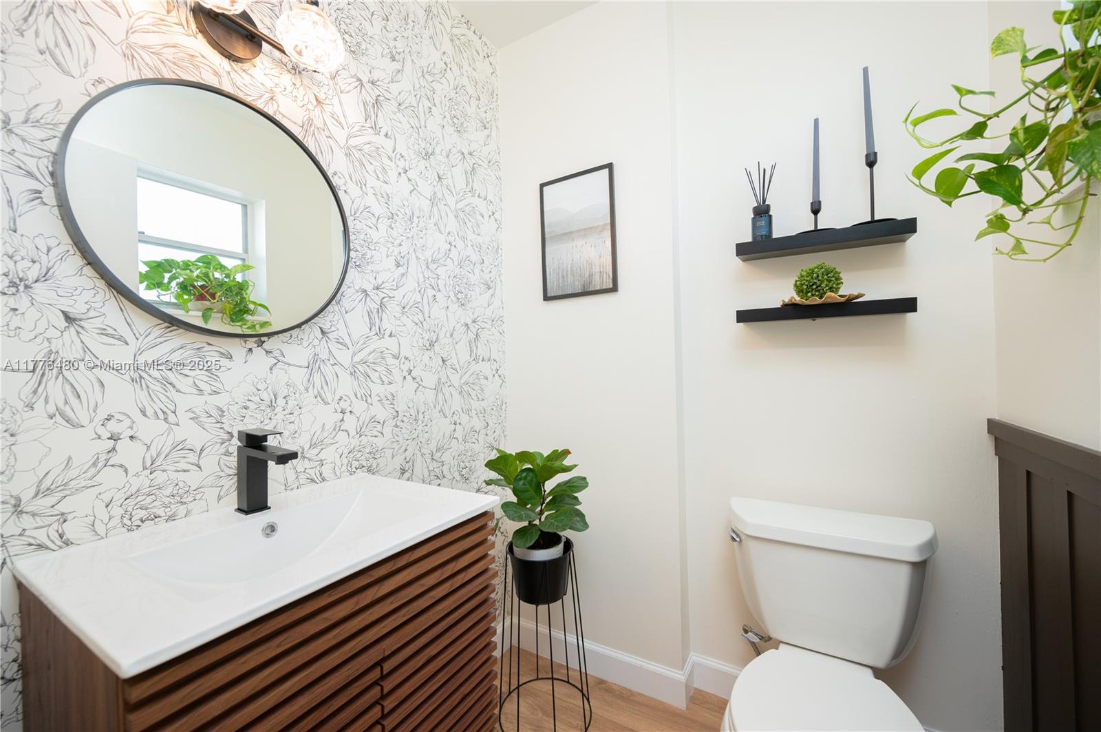 Rental Property at 1000 Ne 14th Ave 404, Hallandale Beach, Broward County, Florida - Bedrooms: 1 
Bathrooms: 2  - $1,800 MO.
