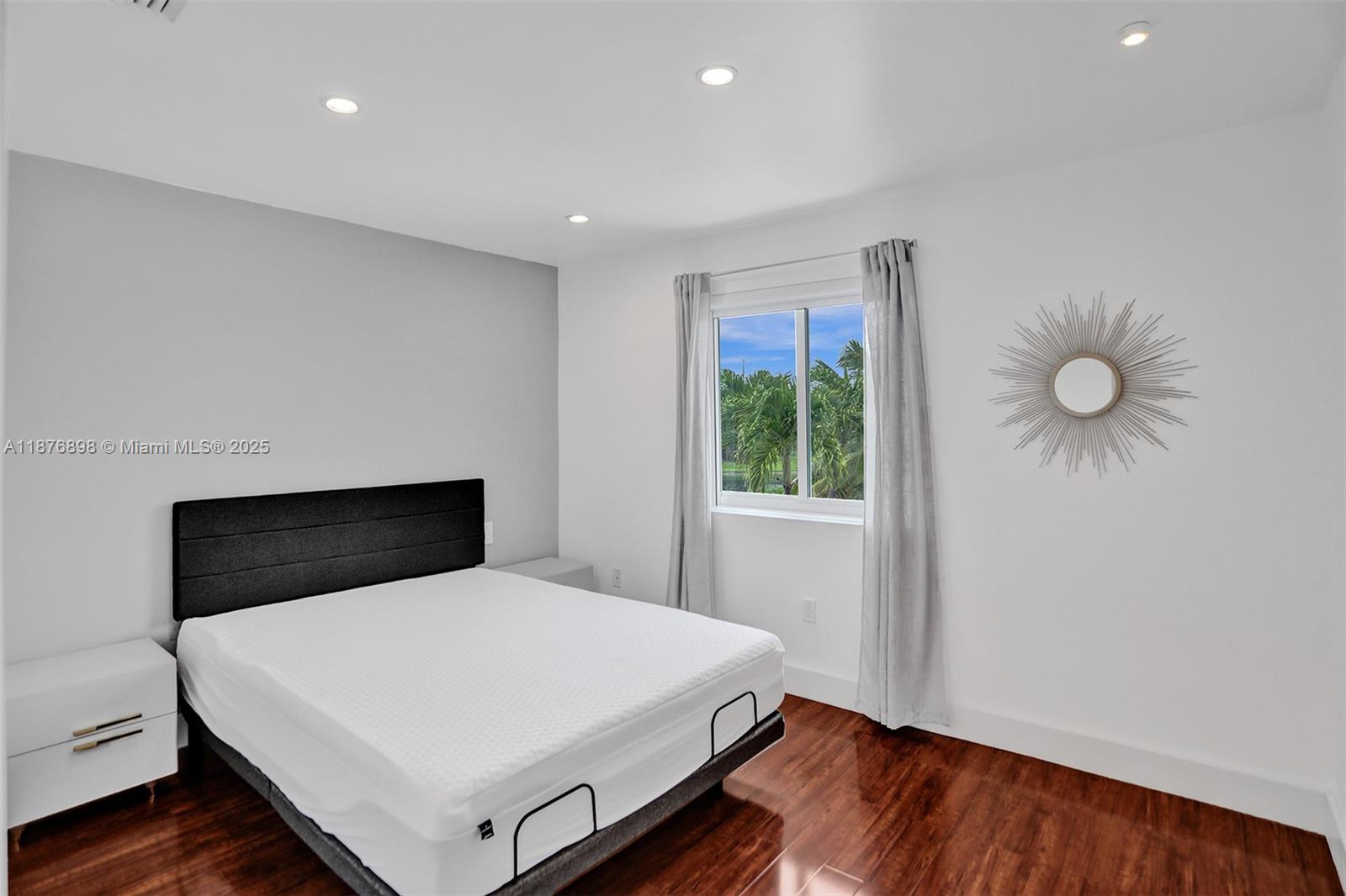 PRECIOUS HOMES AT LAKES - Residential