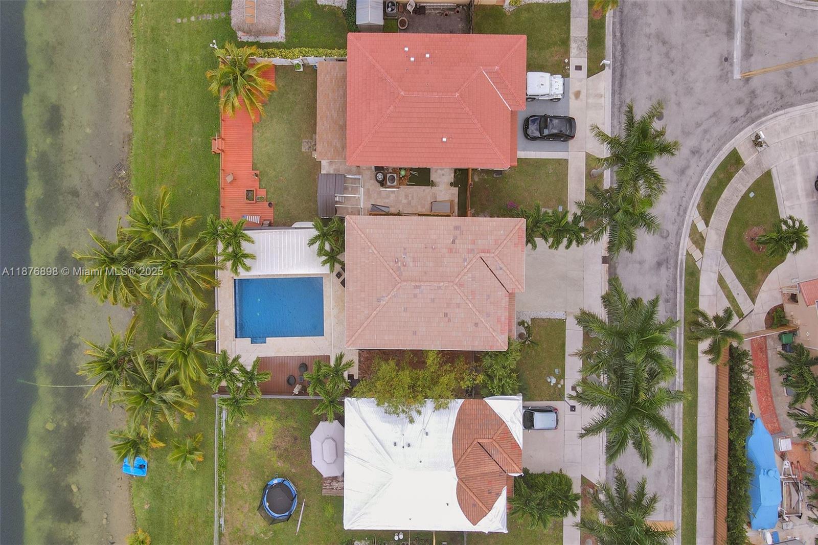 PRECIOUS HOMES AT LAKES - Residential