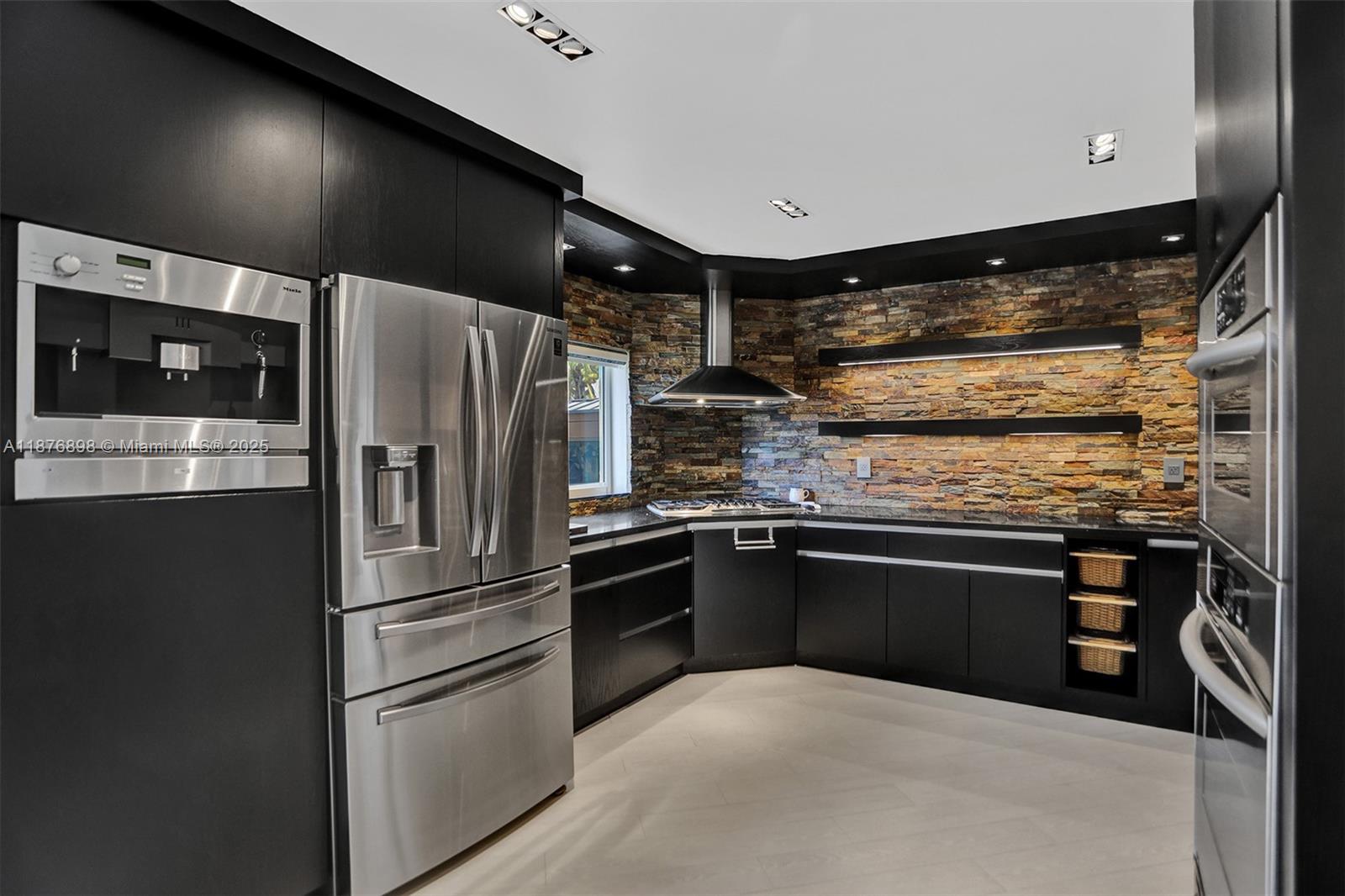 PRECIOUS HOMES AT LAKES - Residential