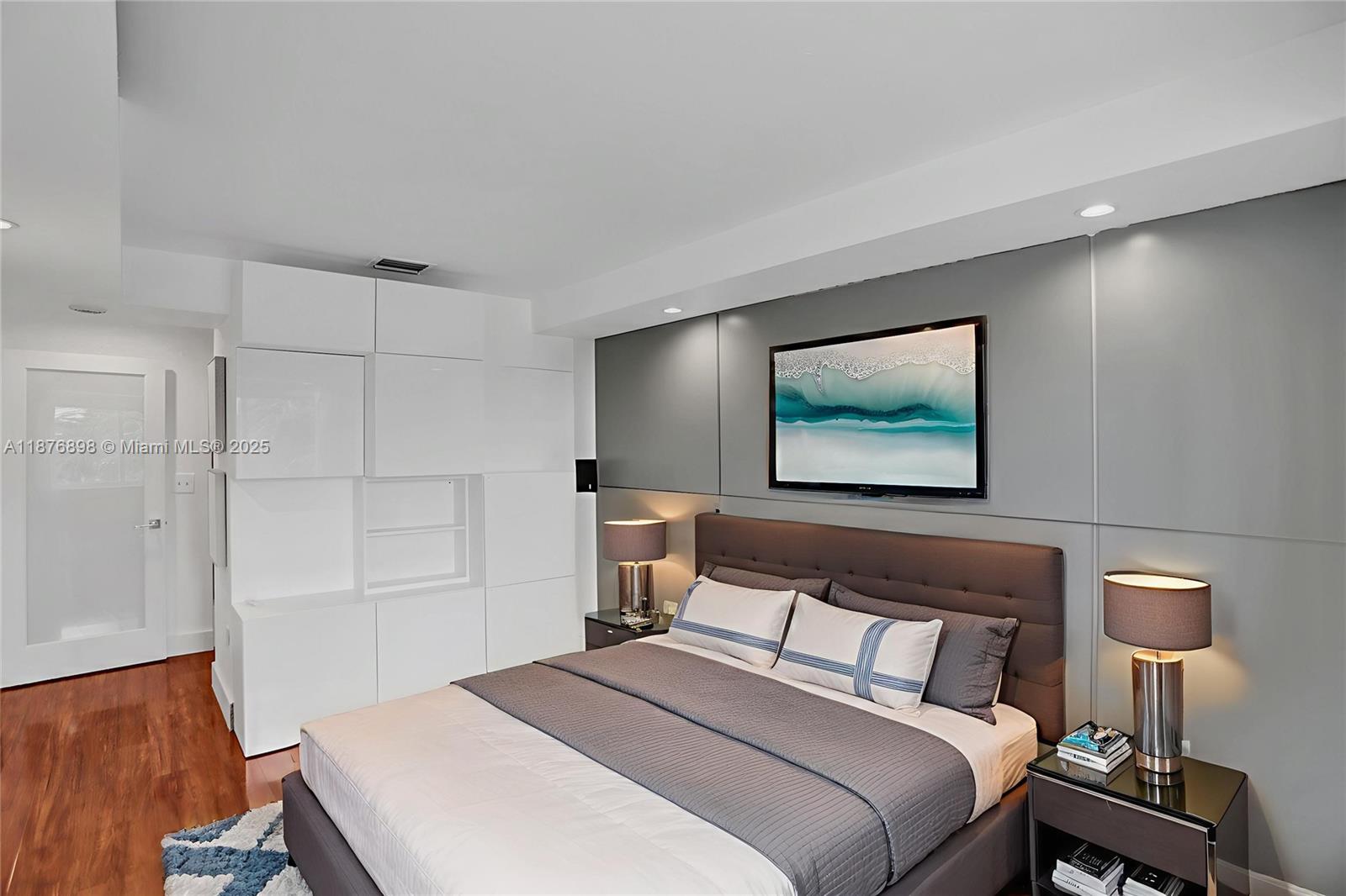 PRECIOUS HOMES AT LAKES - Residential