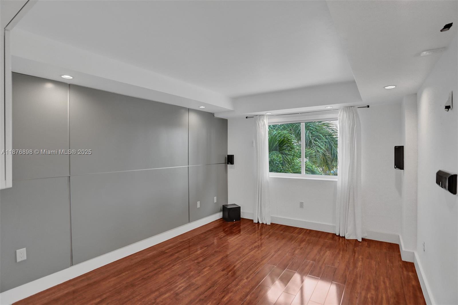 PRECIOUS HOMES AT LAKES - Residential