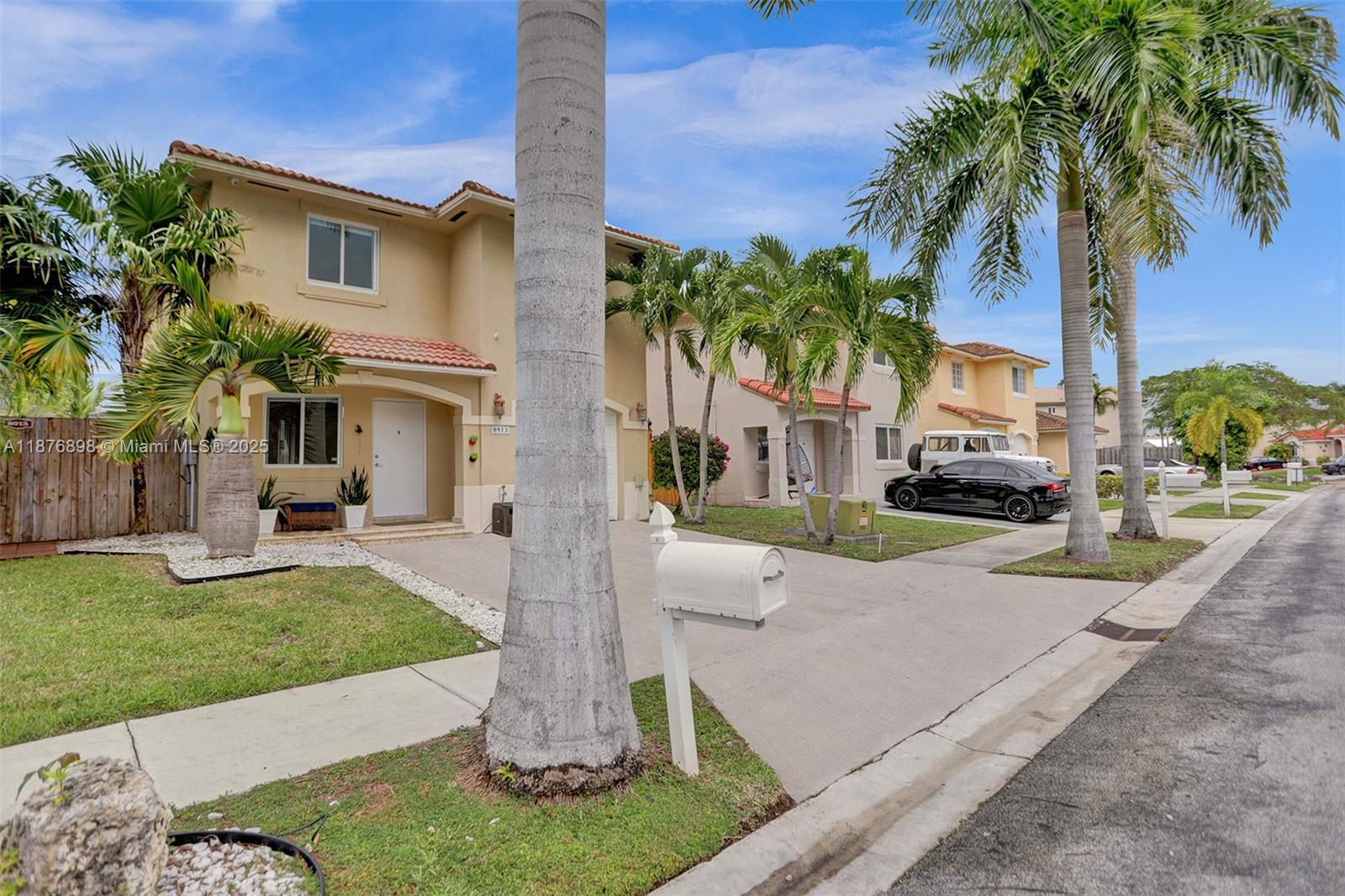 PRECIOUS HOMES AT LAKES - Residential