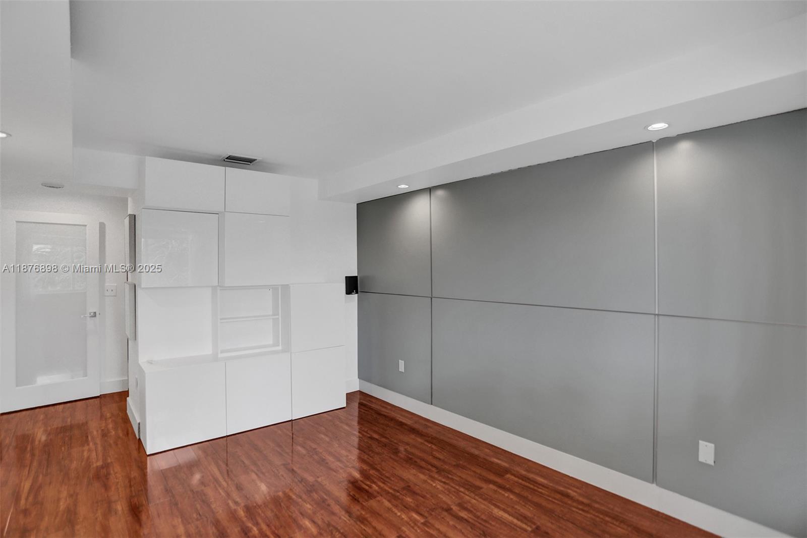 PRECIOUS HOMES AT LAKES - Residential