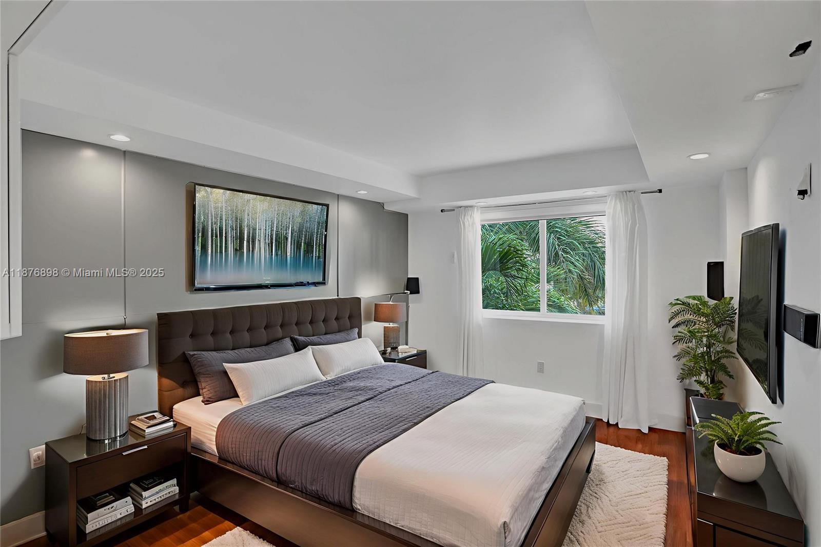 PRECIOUS HOMES AT LAKES - Residential