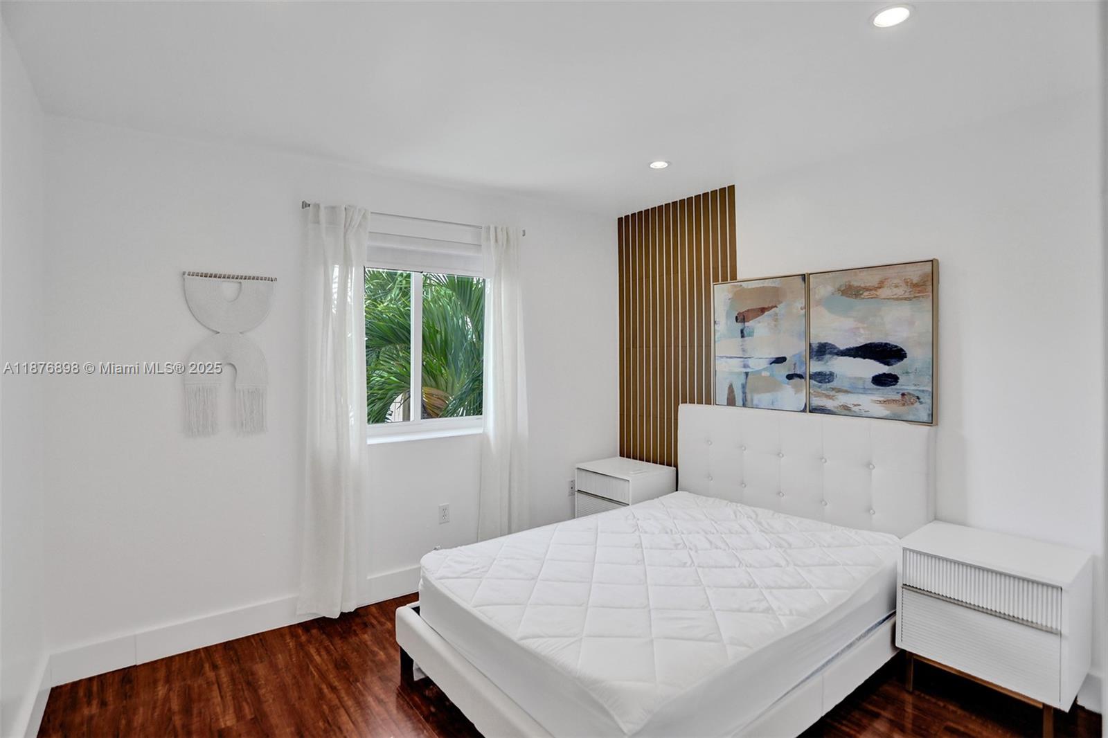 PRECIOUS HOMES AT LAKES - Residential