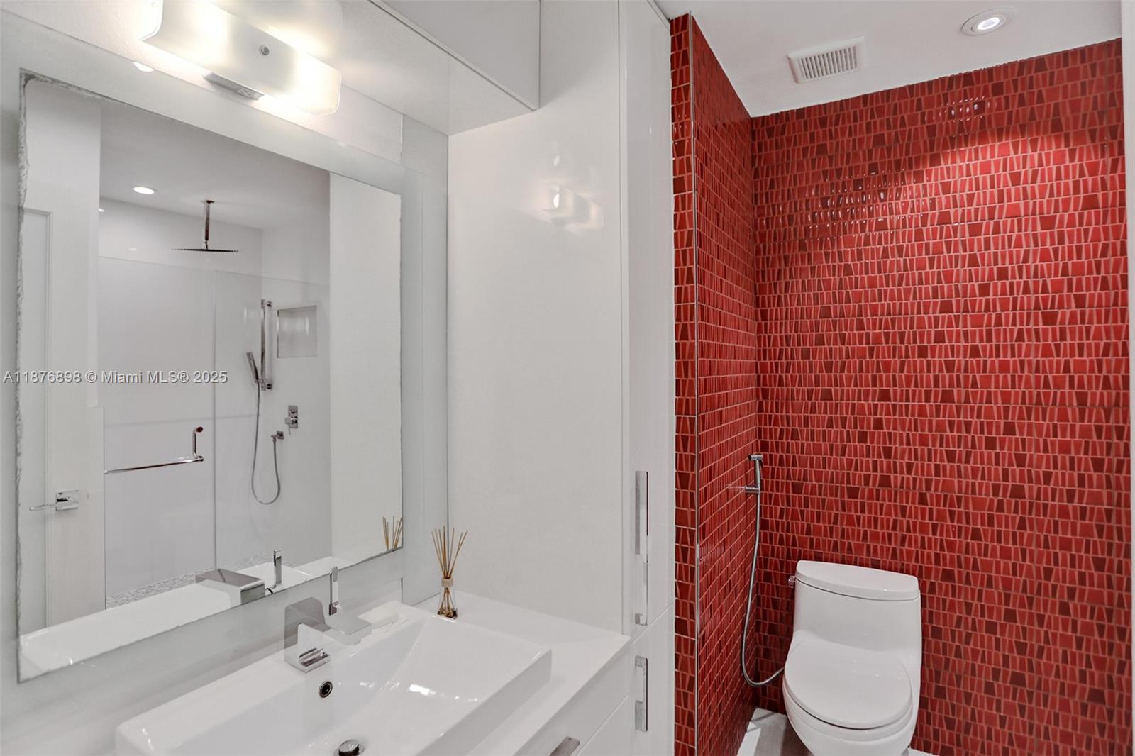 PRECIOUS HOMES AT LAKES - Residential