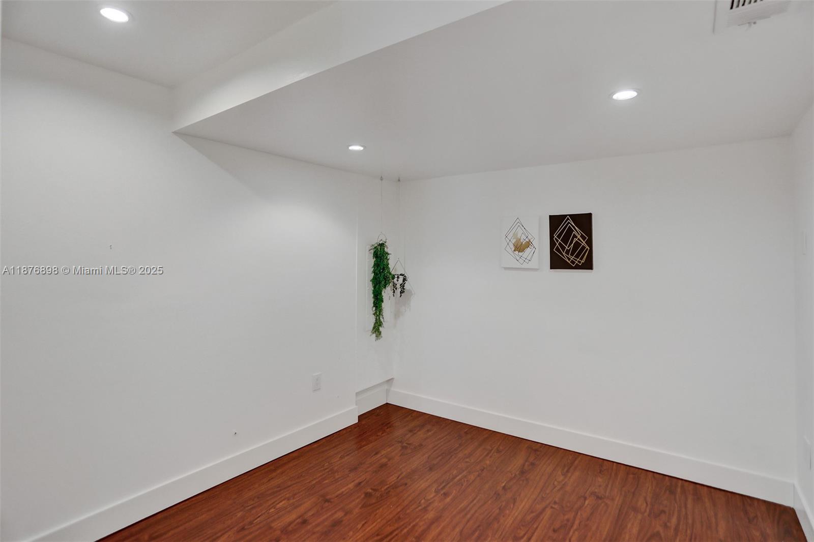 PRECIOUS HOMES AT LAKES - Residential