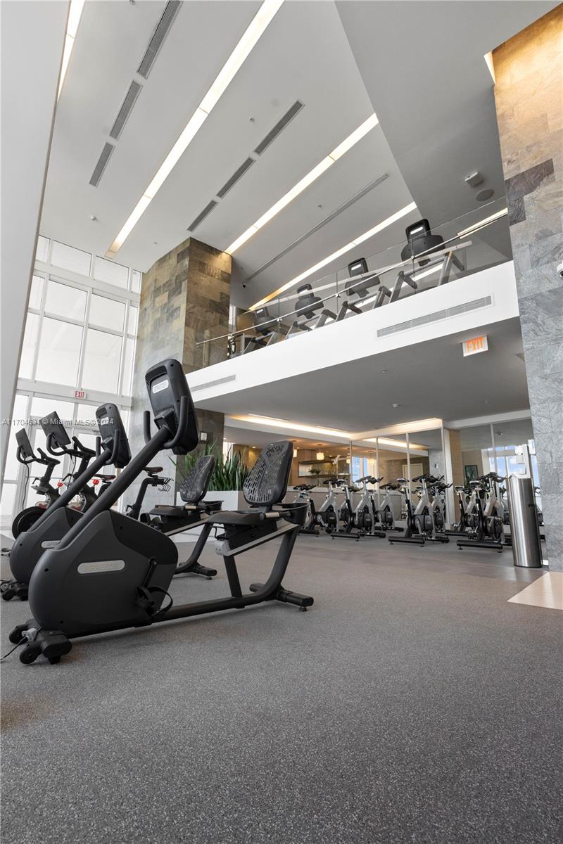 TRUMP ROYALE CONDO - Residential Lease