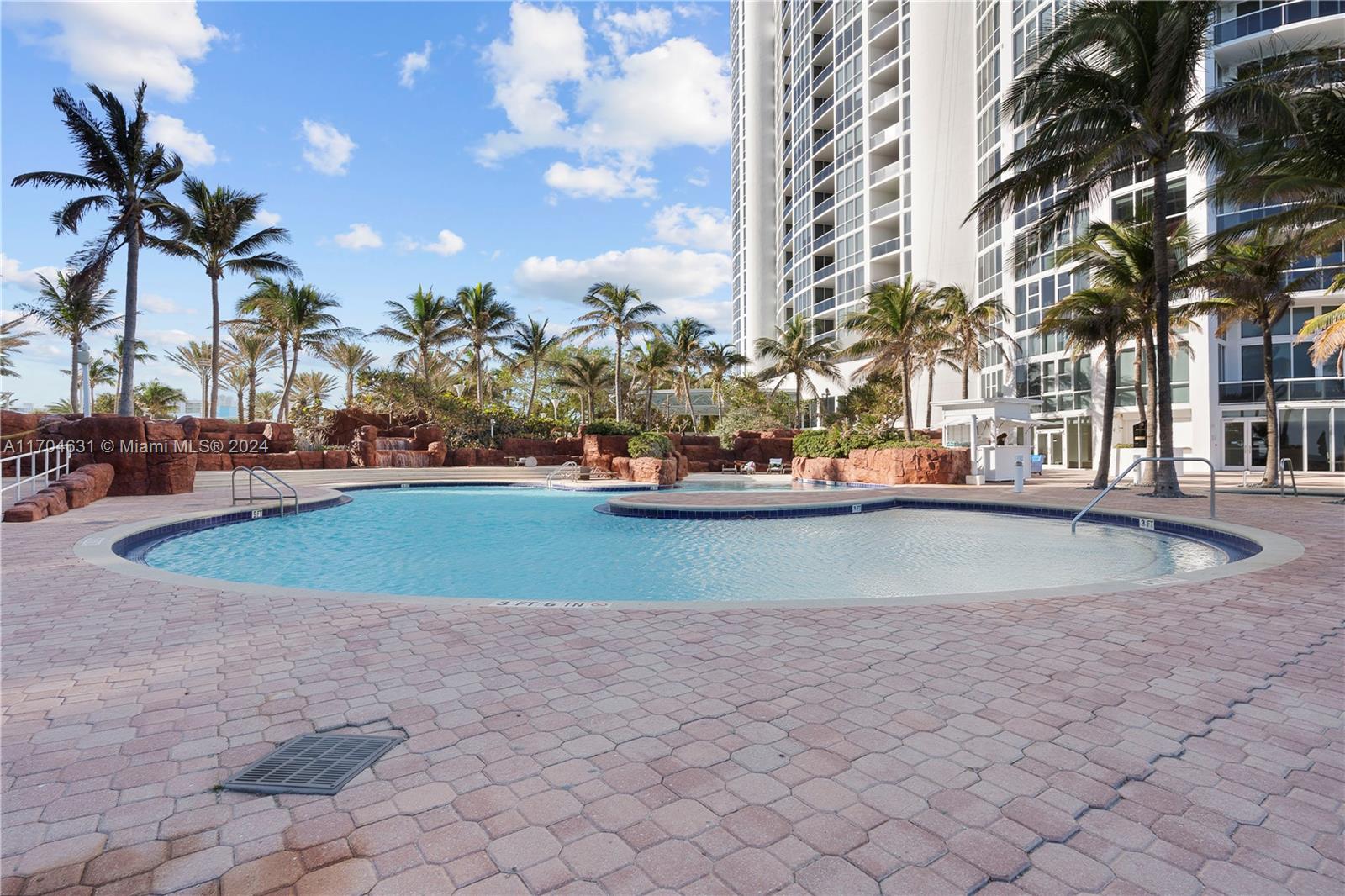 TRUMP ROYALE CONDO - Residential Lease