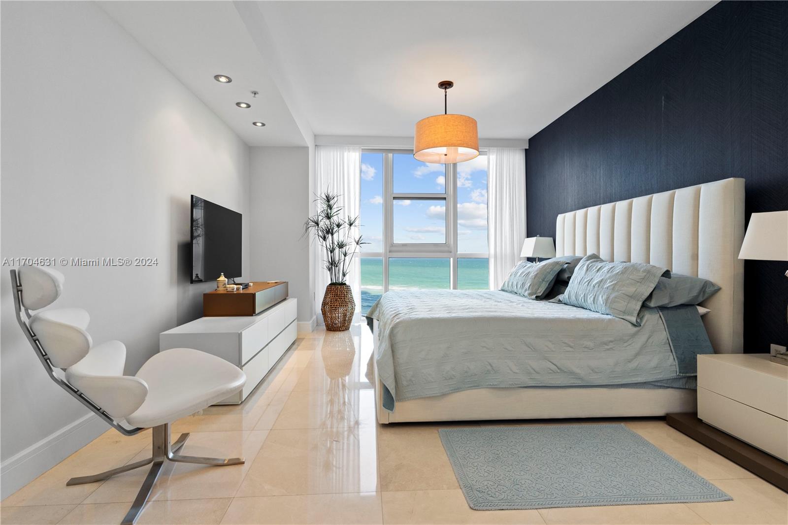 TRUMP ROYALE CONDO - Residential Lease