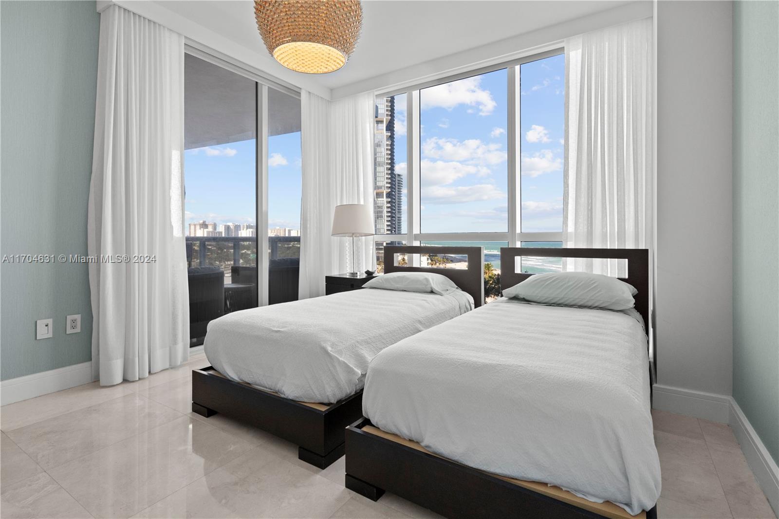 TRUMP ROYALE CONDO - Residential Lease