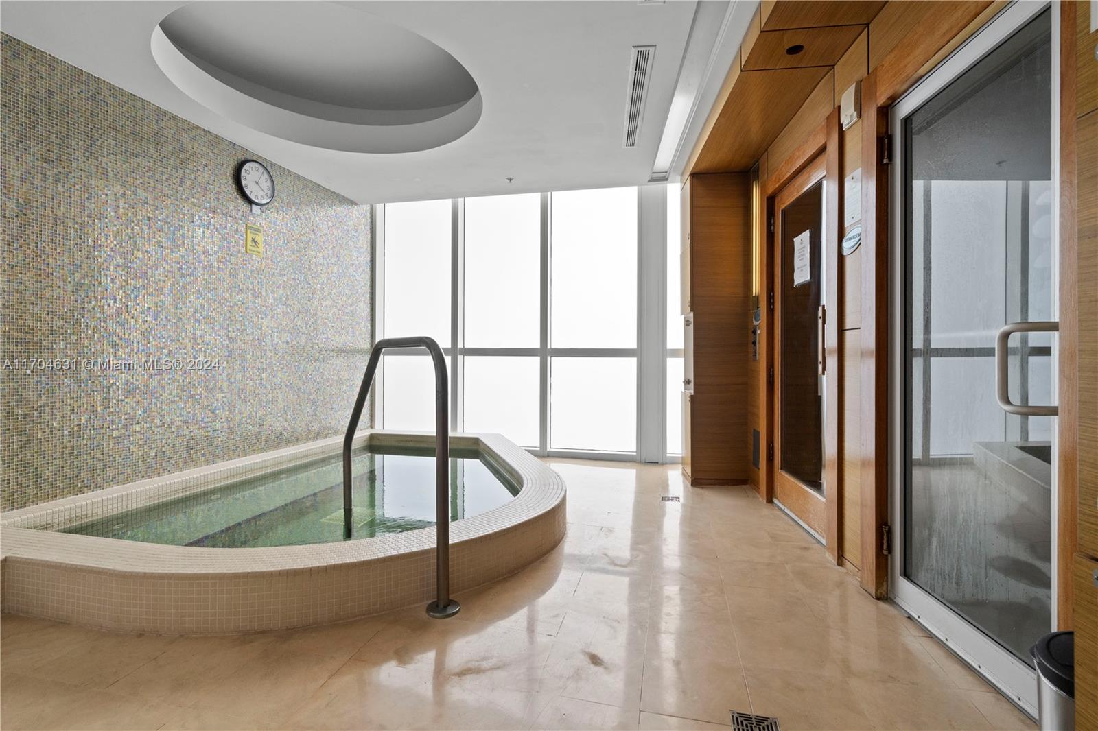 TRUMP ROYALE CONDO - Residential Lease