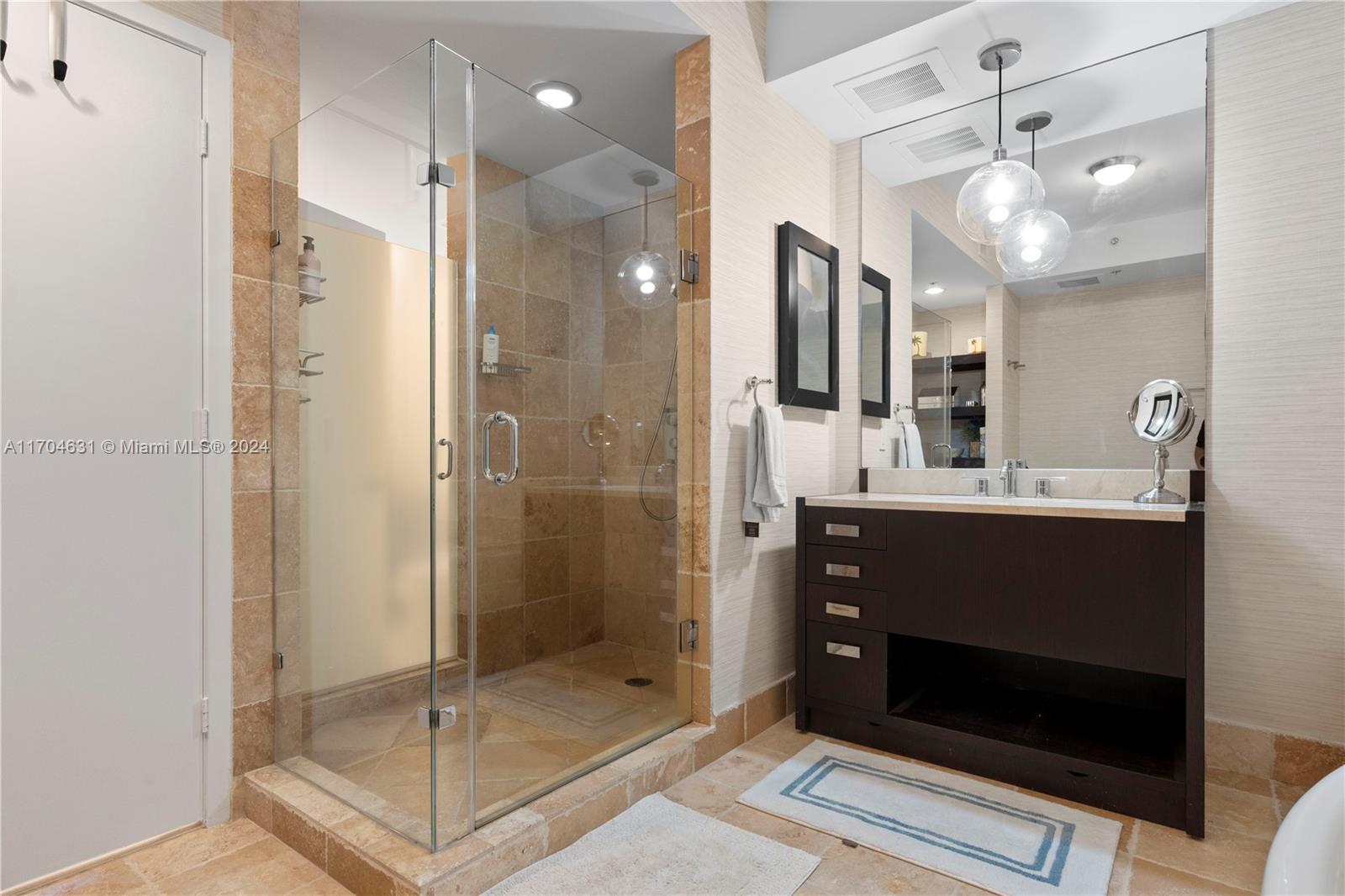 TRUMP ROYALE CONDO - Residential Lease