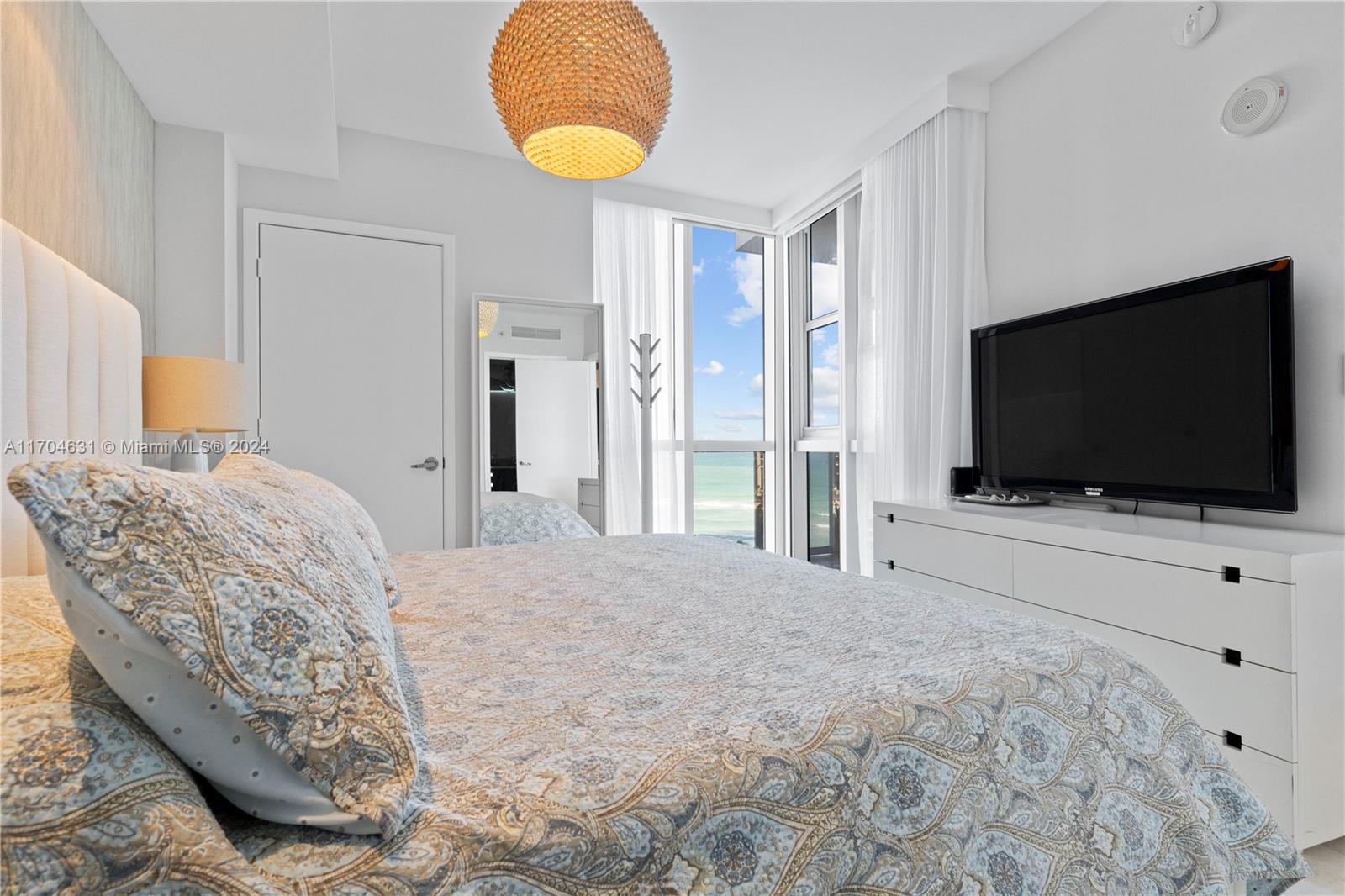 TRUMP ROYALE CONDO - Residential Lease