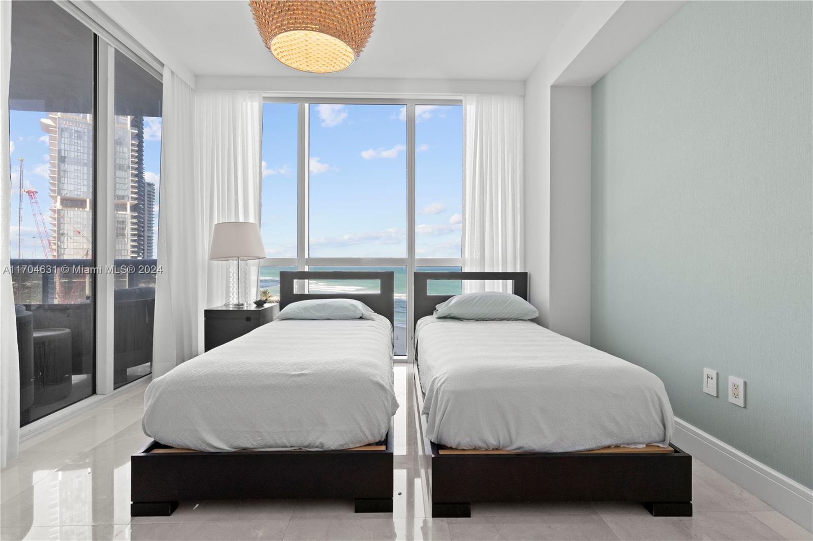 TRUMP ROYALE CONDO - Residential Lease