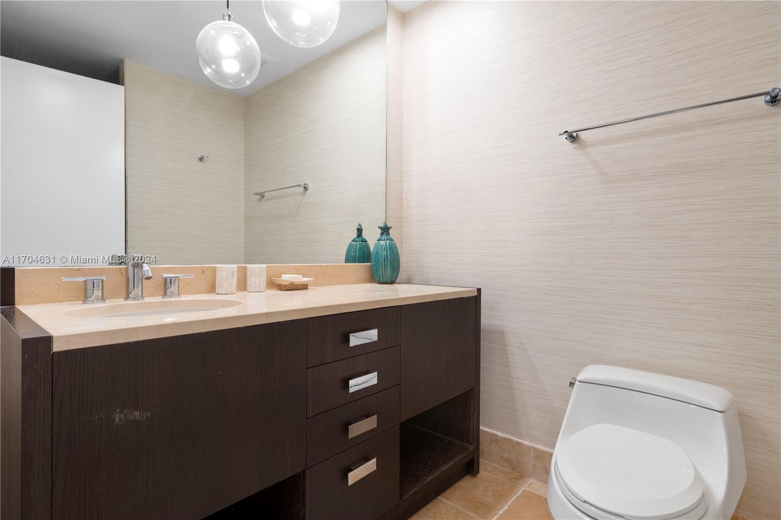 TRUMP ROYALE CONDO - Residential Lease