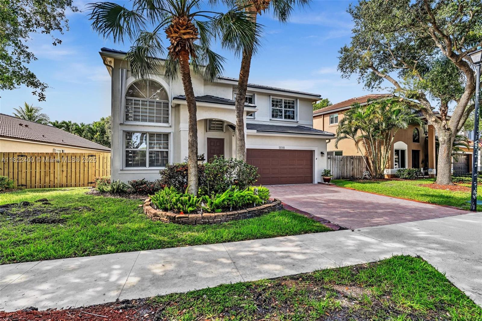 Rental Property at 16408 Sapphire Pl, Weston, Broward County, Florida - Bedrooms: 4 
Bathrooms: 3  - $5,500 MO.