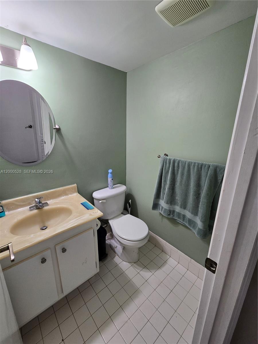 NEW HAMPTON AT CENTURY VI - Residential Lease