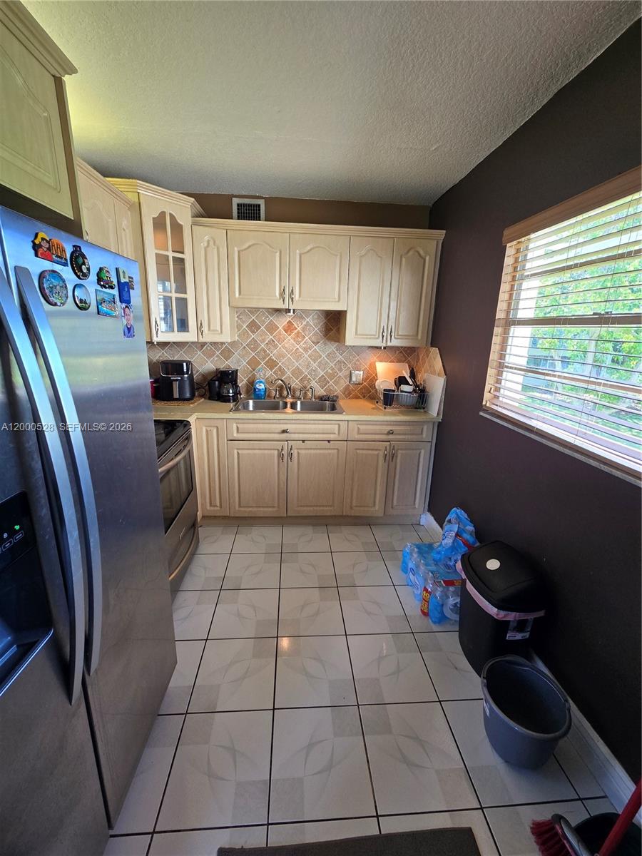 NEW HAMPTON AT CENTURY VI - Residential Lease