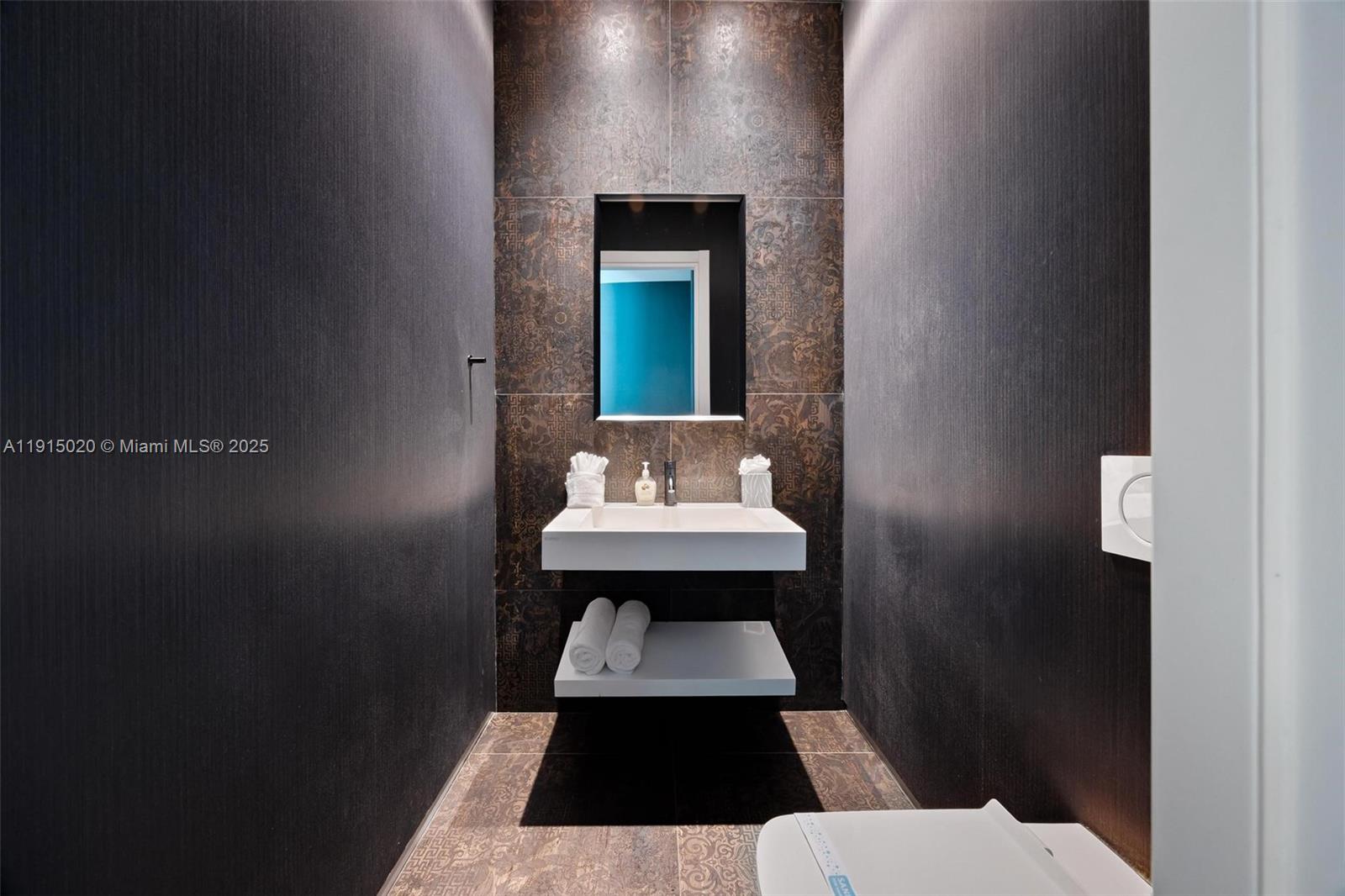 HOLLEMAN PARK - Residential Lease