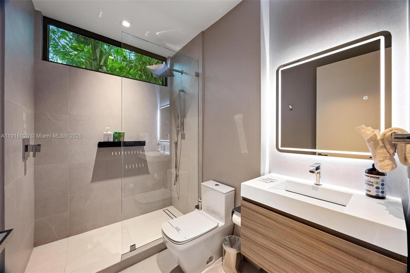 HOLLEMAN PARK - Residential Lease