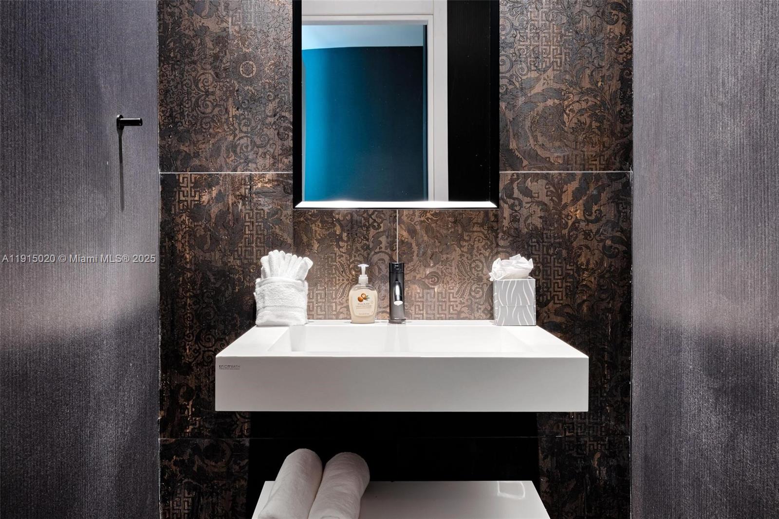 HOLLEMAN PARK - Residential Lease