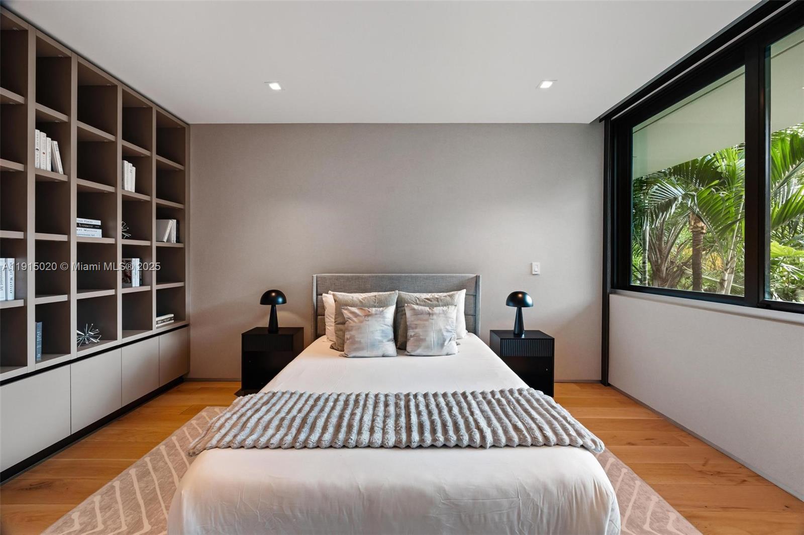 HOLLEMAN PARK - Residential Lease