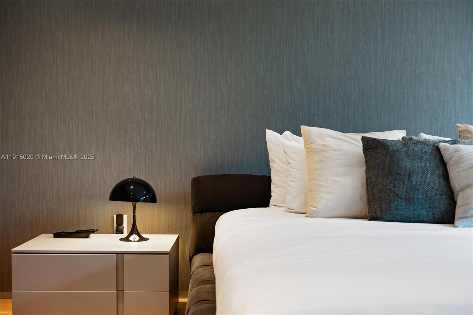 HOLLEMAN PARK - Residential Lease